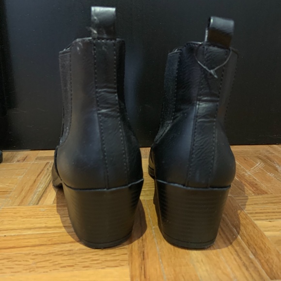 Forever 21 - Chelsea Booties - 6.5 US / 37.5 UK - Picture 4 of 4
